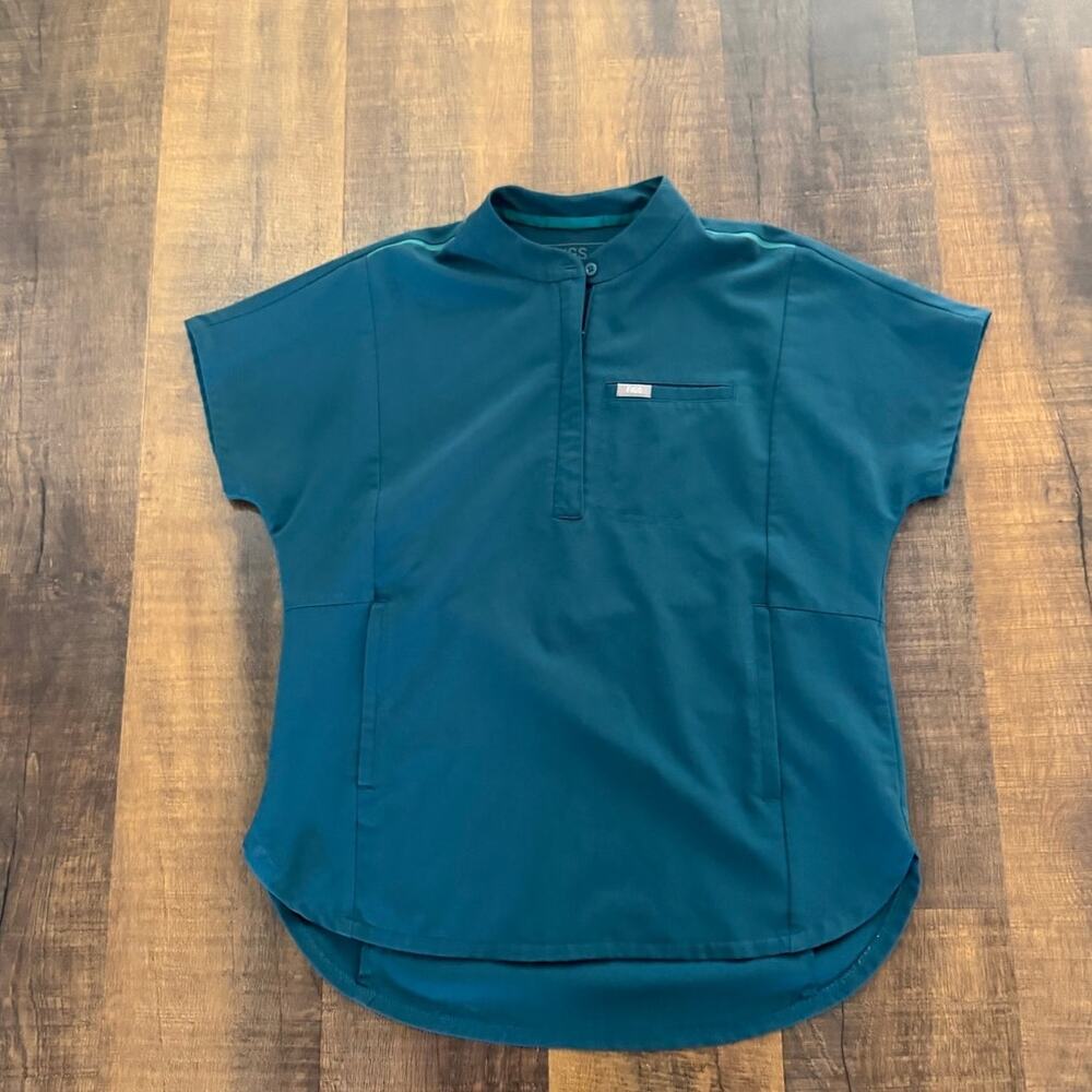 FIGS Catarina One Pocket Scrub Top Caribbean Blue Size Small